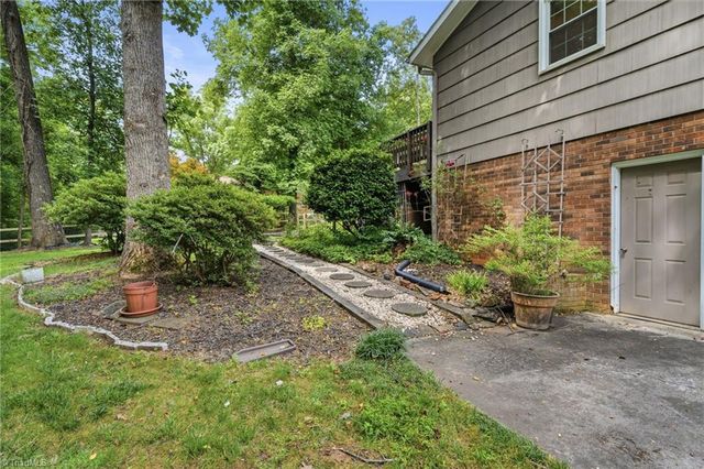 2025 Duckworth Court, Winston-salem, NC 27106