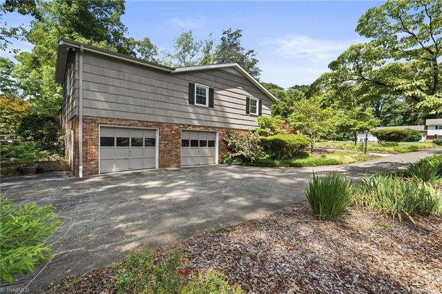 2025 Duckworth Court, Winston-salem, NC 27106