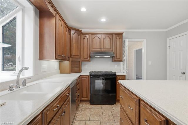 2025 Duckworth Court, Winston-salem, NC 27106