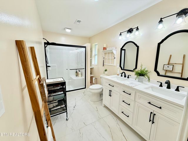 140 Britton Rd, Loudon, TN 37774