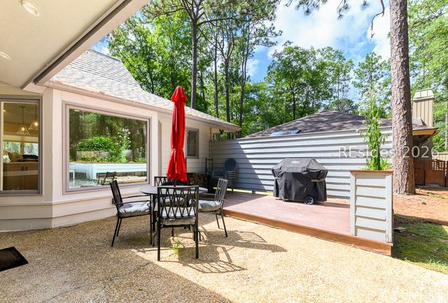 40 Field Sparrow Rd, Hilton Head Island, SC 29926