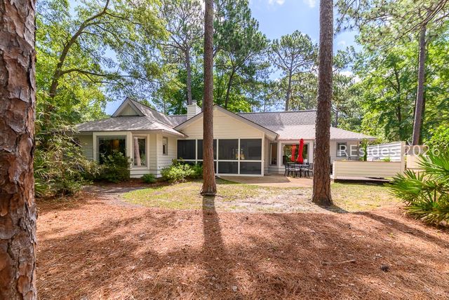 40 Field Sparrow Rd, Hilton Head Island, SC 29926