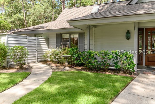 40 Field Sparrow Rd, Hilton Head Island, SC 29926