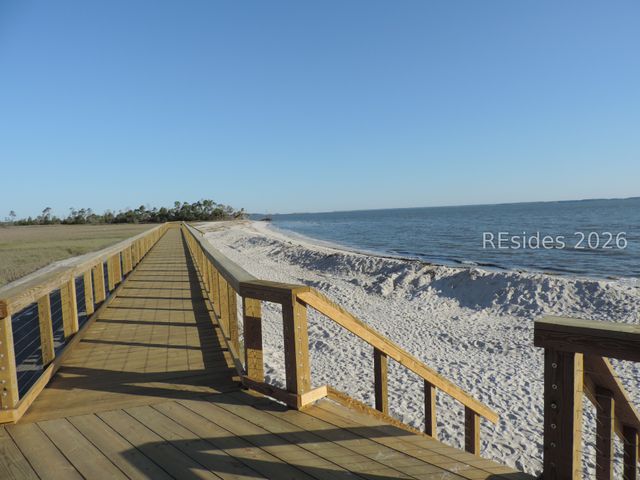 40 Field Sparrow Rd, Hilton Head Island, SC 29926