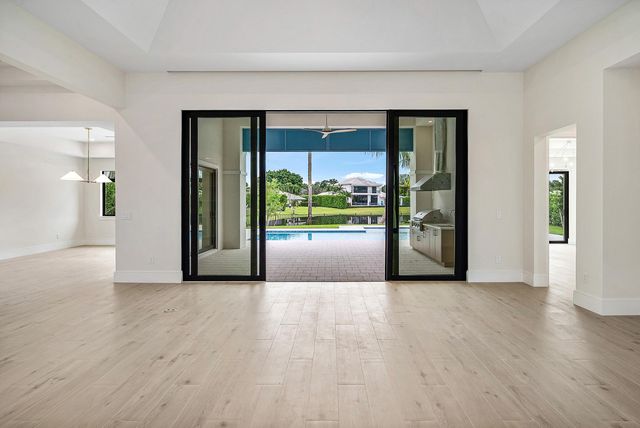 4915 King Palm Circle, Boynton Beach, FL 33436