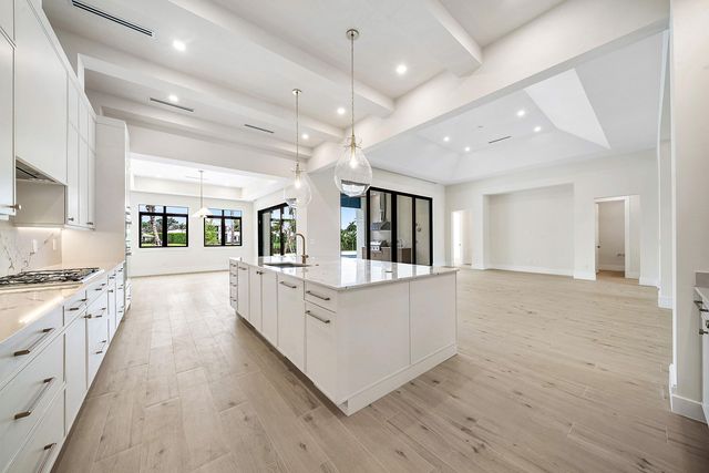 4915 King Palm Circle, Boynton Beach, FL 33436