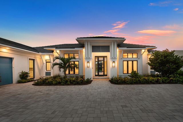 4915 King Palm Circle, Boynton Beach, FL 33436