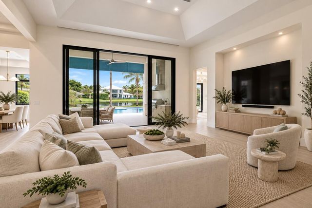 4915 King Palm Circle, Boynton Beach, FL 33436