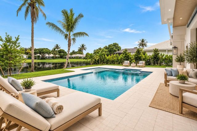 4915 King Palm Circle, Boynton Beach, FL 33436