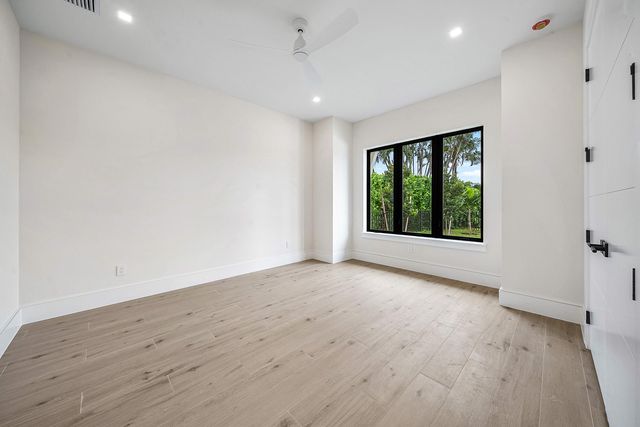 4915 King Palm Circle, Boynton Beach, FL 33436