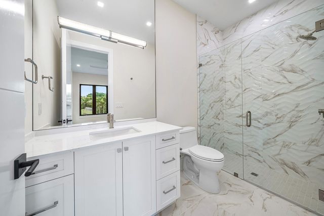 4915 King Palm Circle, Boynton Beach, FL 33436