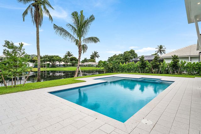 4915 King Palm Circle, Boynton Beach, FL 33436