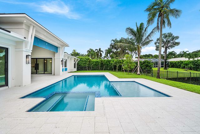 4915 King Palm Circle, Boynton Beach, FL 33436