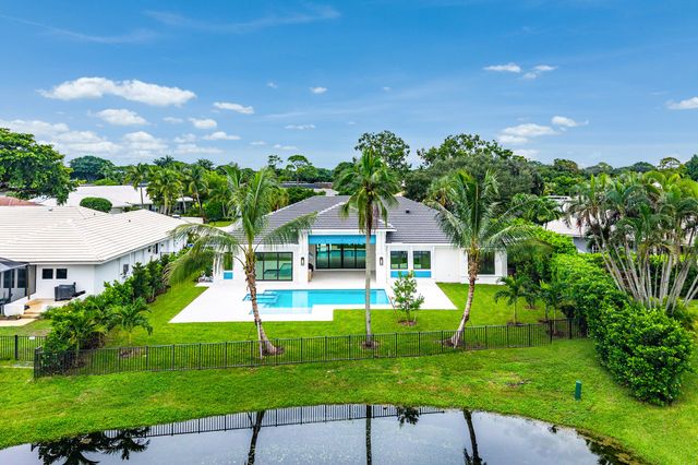 4915 King Palm Circle, Boynton Beach, FL 33436