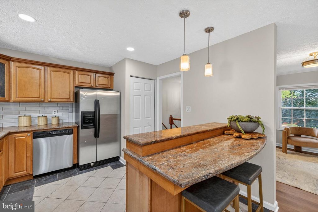 Image 11 of property listing at 13413 WISTERIA DR, Germantown, MD 20874
