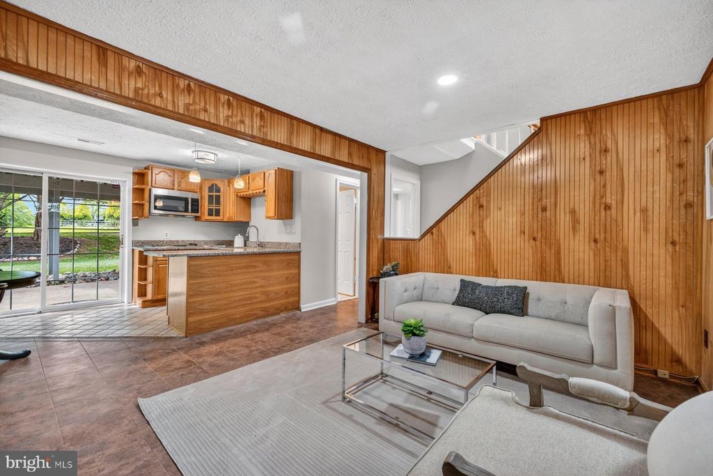 Image 21 of property listing at 13413 WISTERIA DR, Germantown, MD 20874