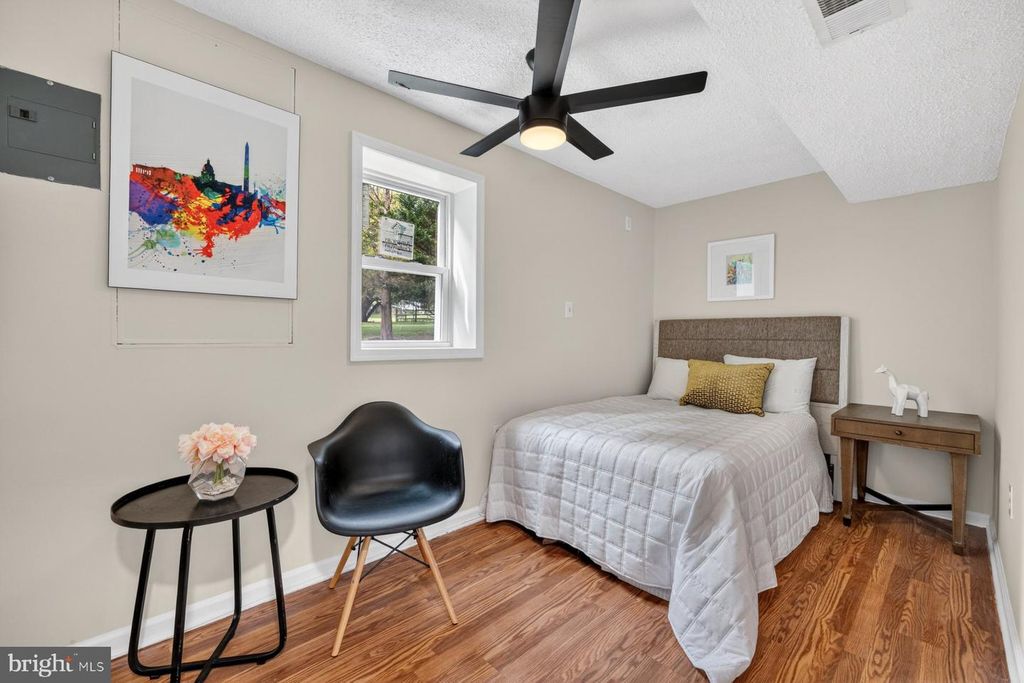 Image 25 of property listing at 13413 WISTERIA DR, Germantown, MD 20874