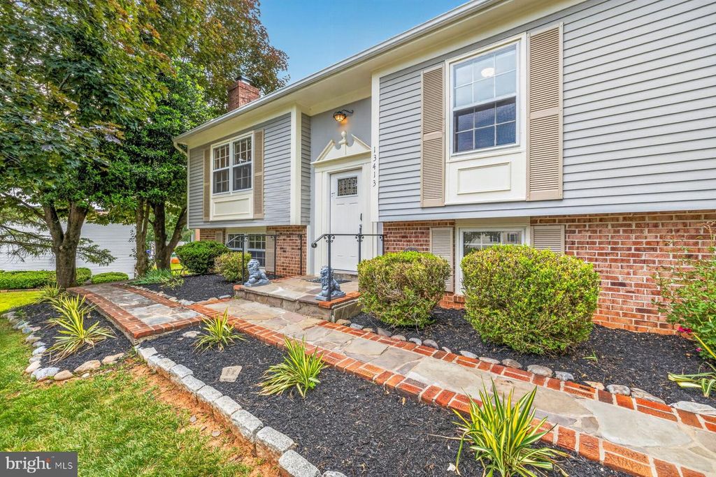 Image 3 of property listing at 13413 WISTERIA DR, Germantown, MD 20874