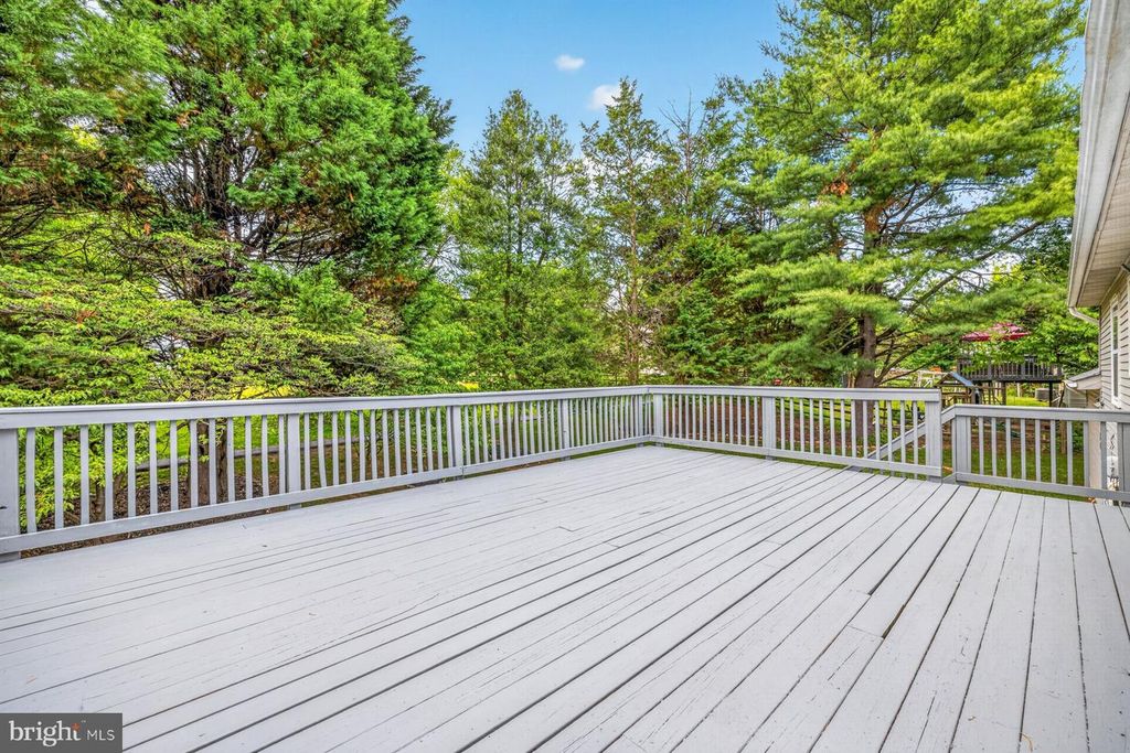 Image 9 of property listing at 13413 WISTERIA DR, Germantown, MD 20874