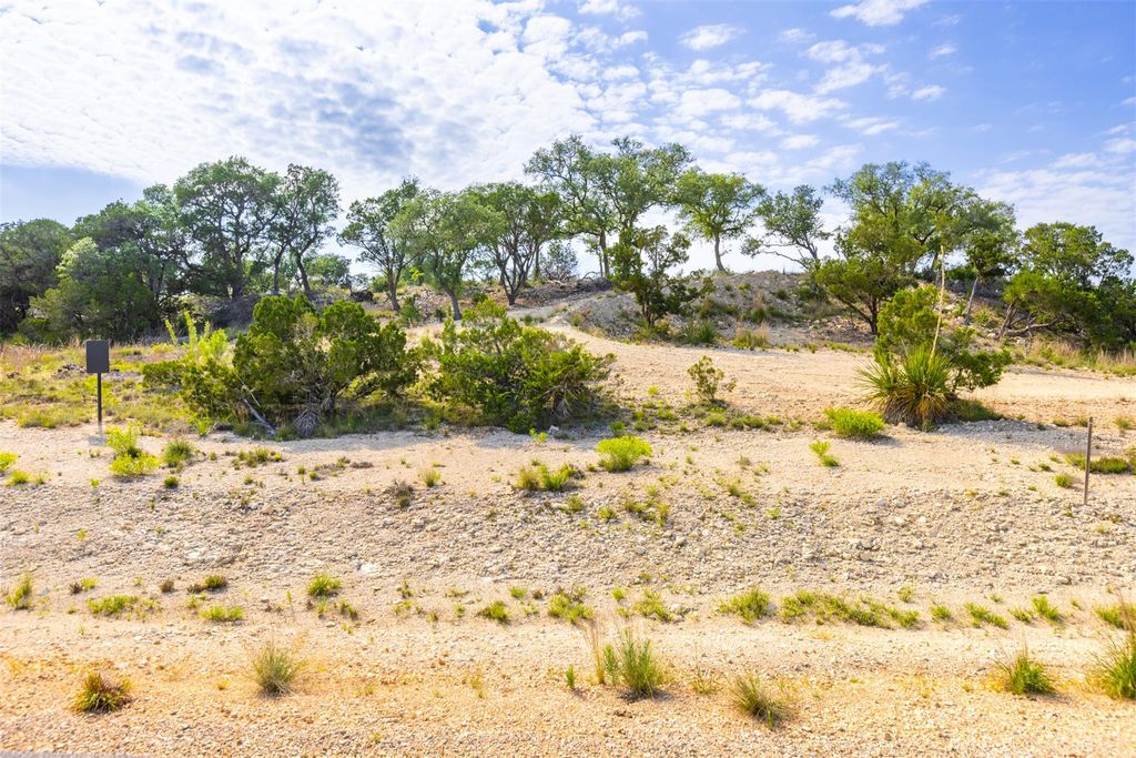 1610 Paradise PKWY, Canyon Lake, TX 78133