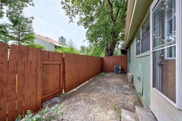 500 Hesters Crossing RD 411, Round Rock, TX 78681
