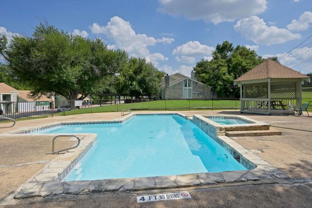 500 Hesters Crossing RD 411, Round Rock, TX 78681
