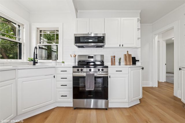 832 4th Street, West Des Moines, IA 50265