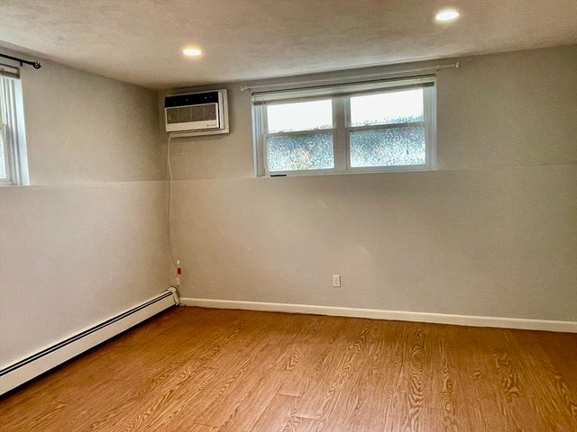 304 College Farm Rd 1, Waltham, MA 02451