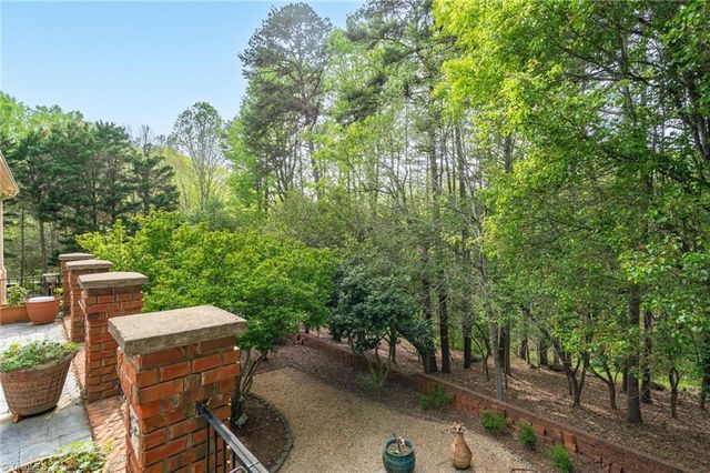 4650 Cherryhill Lane, Winston-salem, NC 27106