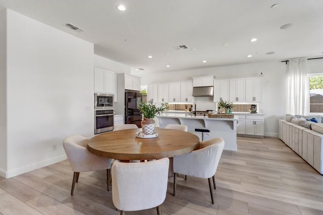 4043 Red Blush Way, Rancho Cordova, CA 95742