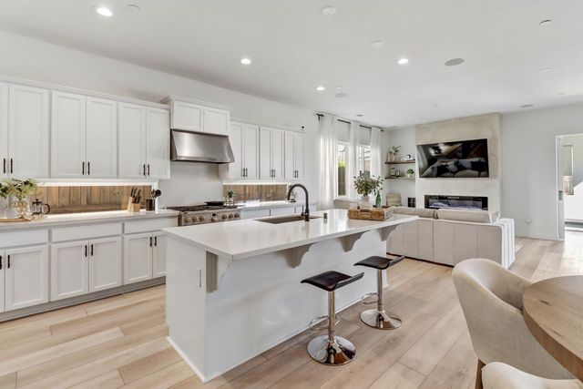 4043 Red Blush Way, Rancho Cordova, CA 95742