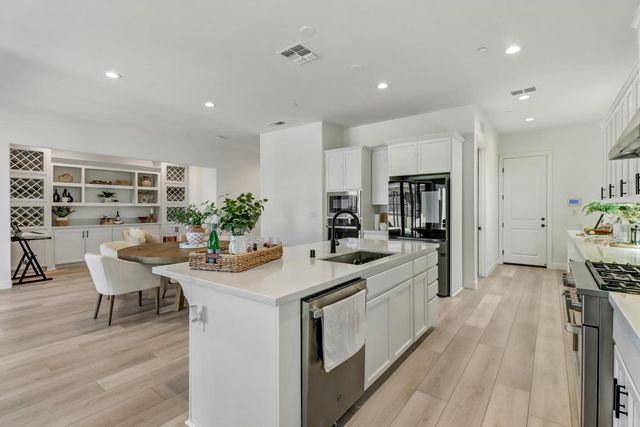 4043 Red Blush Way, Rancho Cordova, CA 95742