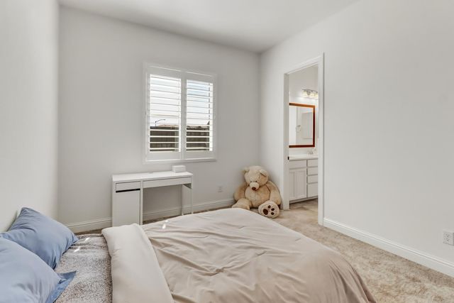 4043 Red Blush Way, Rancho Cordova, CA 95742