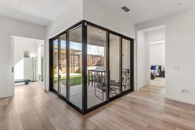 4043 Red Blush Way, Rancho Cordova, CA 95742