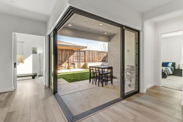 4043 Red Blush Way, Rancho Cordova, CA 95742