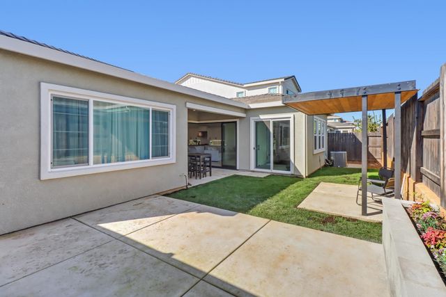 4043 Red Blush Way, Rancho Cordova, CA 95742