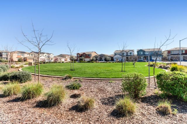 4043 Red Blush Way, Rancho Cordova, CA 95742