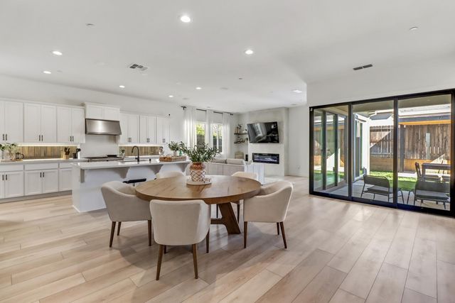 4043 Red Blush Way, Rancho Cordova, CA 95742