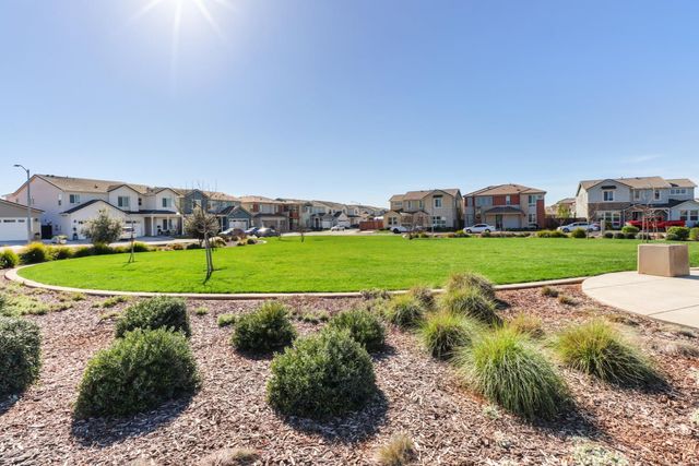 4043 Red Blush Way, Rancho Cordova, CA 95742