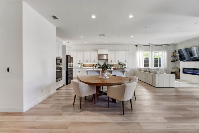 4043 Red Blush Way, Rancho Cordova, CA 95742