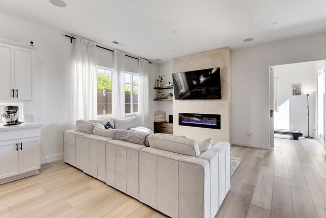 4043 Red Blush Way, Rancho Cordova, CA 95742