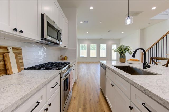 2710 Noble Street, Houston, TX 77026