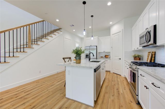 2710 Noble Street, Houston, TX 77026