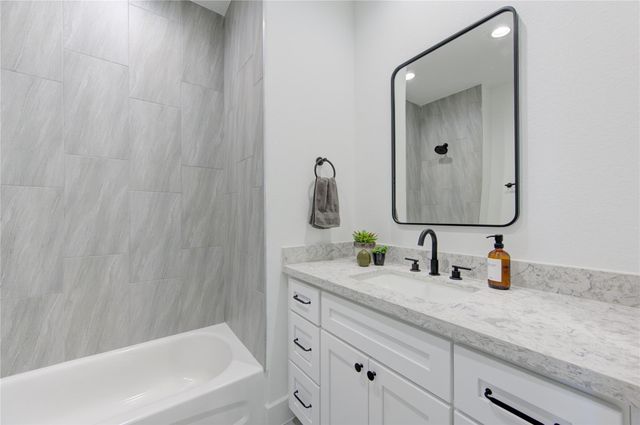 2710 Noble Street, Houston, TX 77026