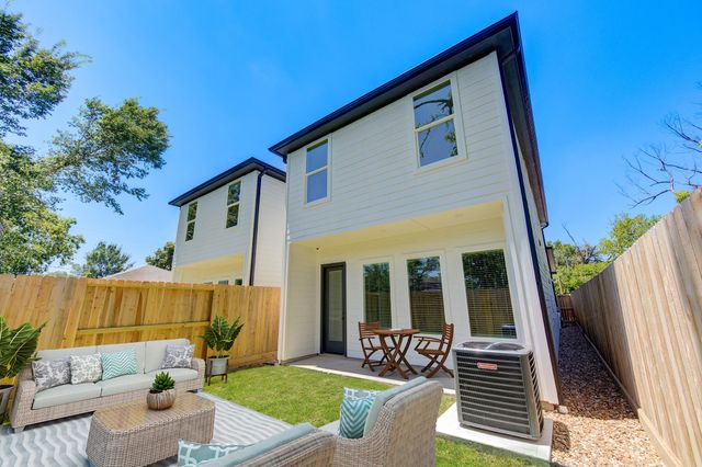 2710 Noble Street, Houston, TX 77026