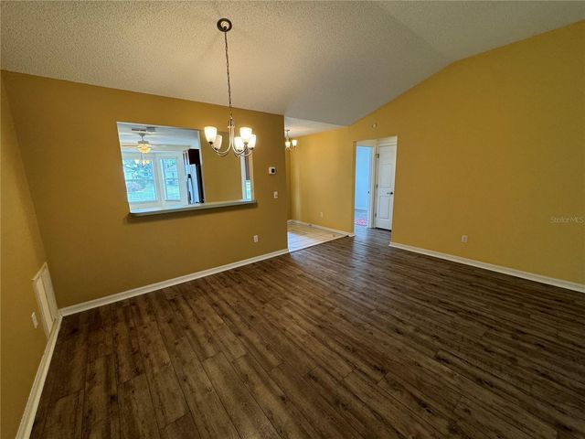 1105 SAN ANTONIO LANE, Lady Lake, FL 32159
