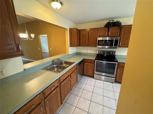 1105 SAN ANTONIO LANE, Lady Lake, FL 32159