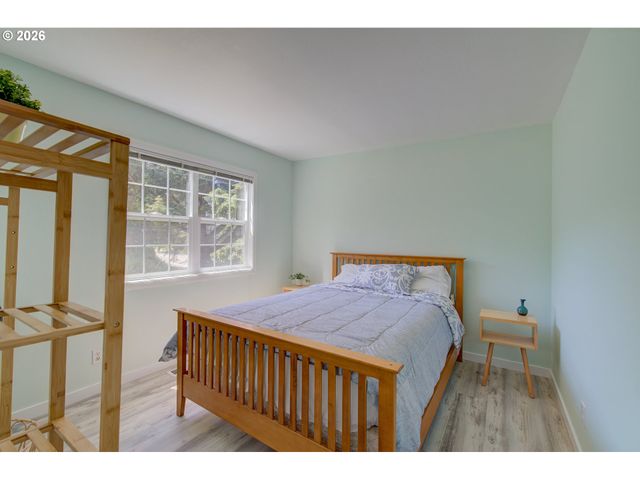 124 E SITKA St, Cannon Beach, OR 97110
