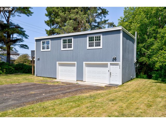 124 E SITKA St, Cannon Beach, OR 97110