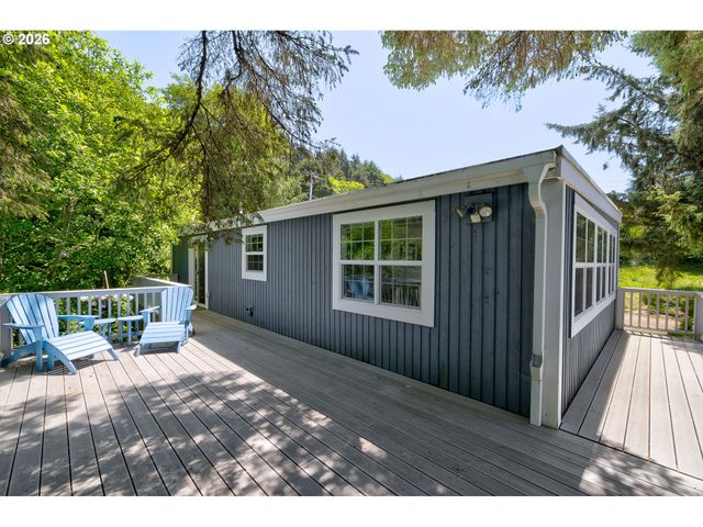 124 E SITKA St, Cannon Beach, OR 97110